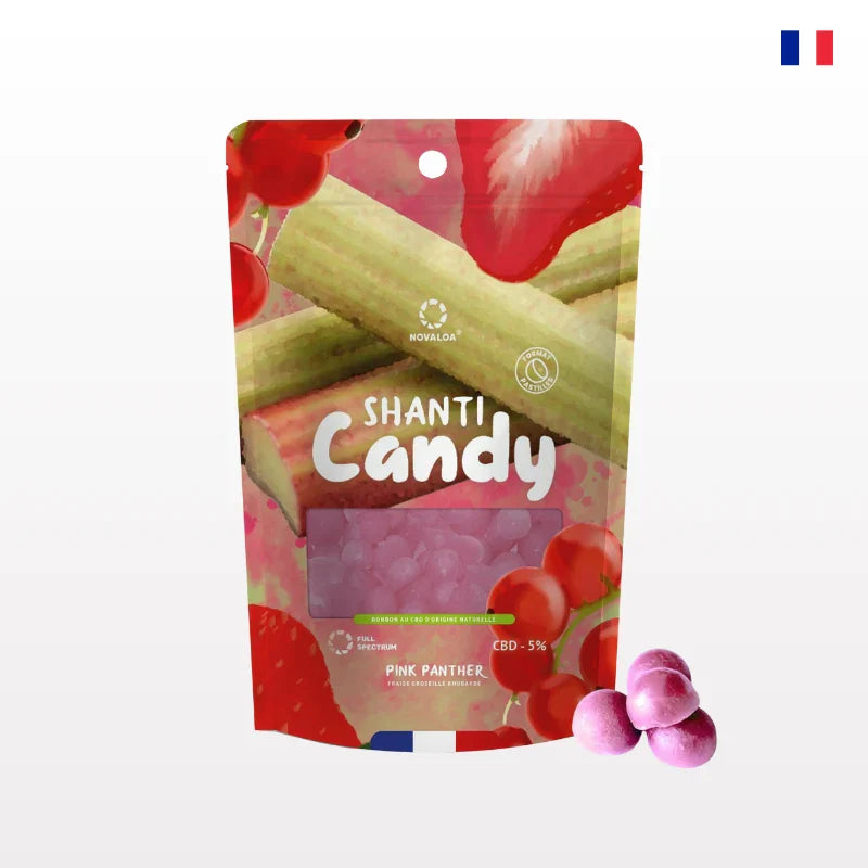 Bonbons CBD de Novaloa SHANTI CANDY au goût Pink Panther avec 5% de CBD, présentés dans un sachet refermable illustré de fruits et plantes.